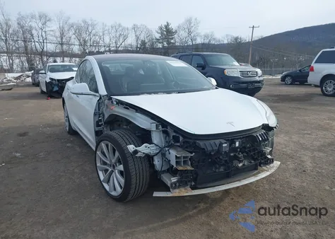 2018 Tesla Model 3 Long Range/Mid Range из США, поврежденный, VIN 5YJ3E1EA5JF033455